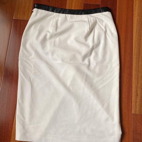 One state pencil skirt with black leather trim size 2 - Picture 6 of 8